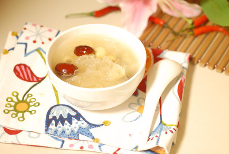 Red Date and Lotus Seed Snow Ear Soup