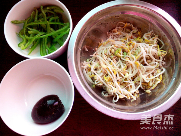 Cold Songhua Bean Sprouts recipe