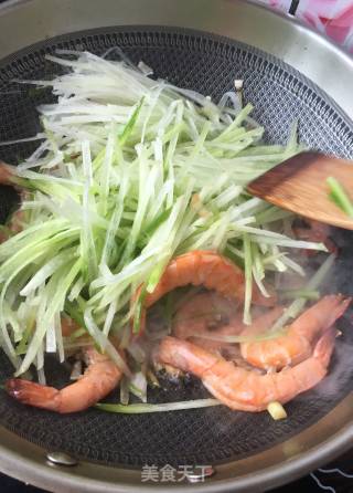 Stewed Shrimp with Carrot Vermicelli recipe