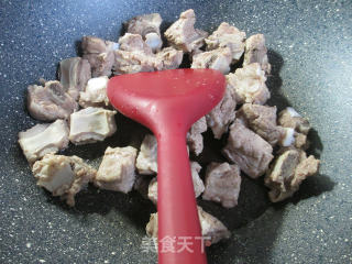 Thousands of Grilled Pork Ribs with Black Fungus recipe