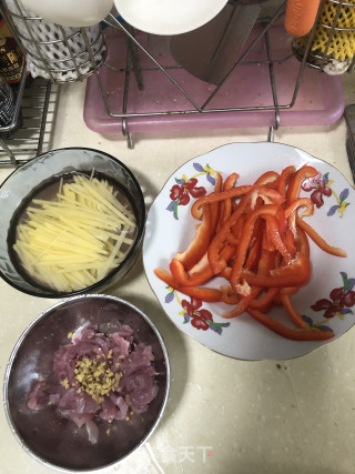 Red Pepper Shredded Pork Noodle recipe