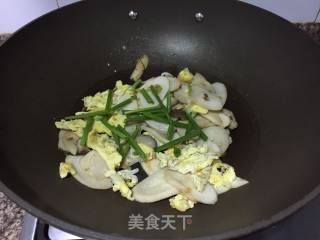 "egg Delicacy" Fried King Pleurotus with Whitebait and Egg recipe
