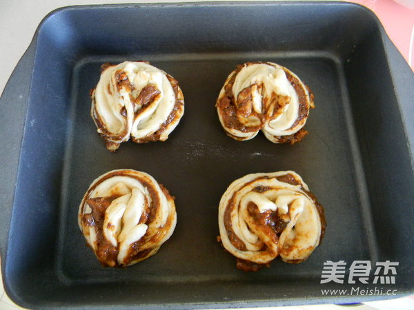 Peking Nut Candy Horseshoe recipe