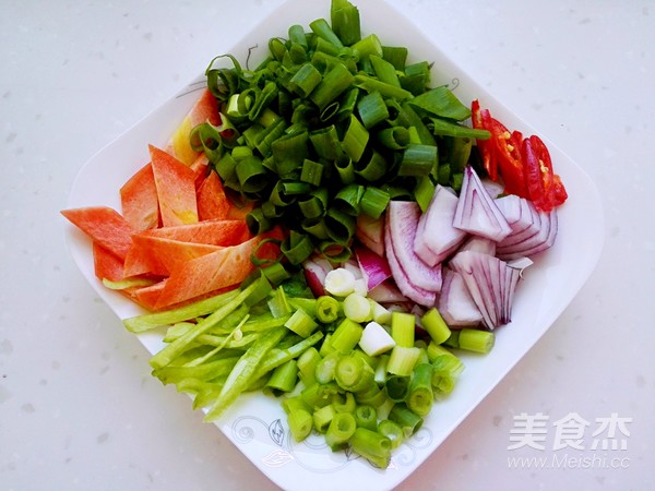 Fried Rice Noodles with Sauerkraut recipe