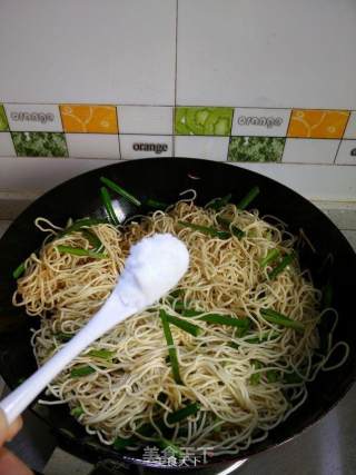 Fried Noodles with Bamboo Shoots and Sliced Pork recipe