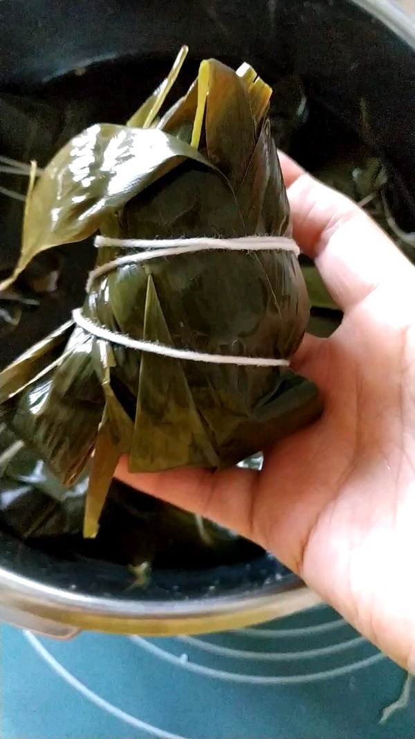 Lean Meat and Salty Zongzi recipe