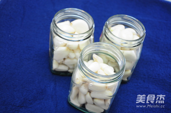 Anti-greasy Appetizer of Laba Garlic recipe