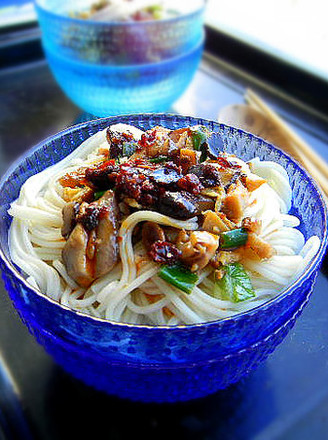 Noodles with Mushrooms, Eggs and Black Bean Sauce