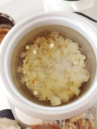 Sydney Lotus Seed and White Fungus Soup recipe