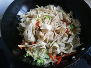 Stir-fried Noodles with Cabbage recipe