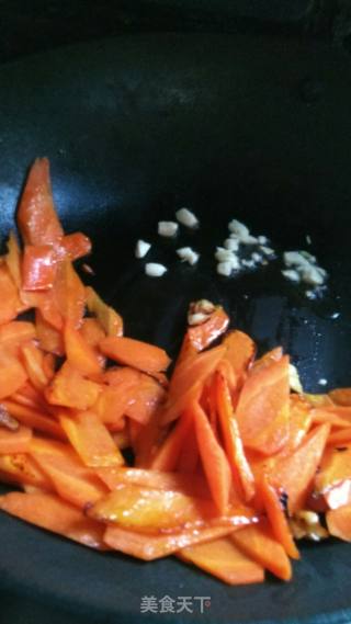 Stir-fried Pork with Sauce and Carrots recipe