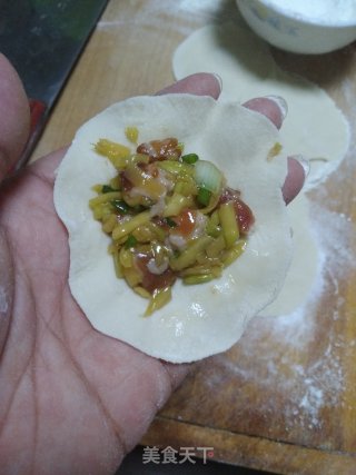 Dumplings Stuffed with Fresh Meat and Lagua recipe