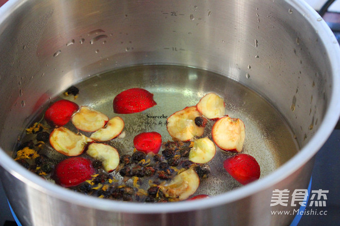 Snow Chrysanthemum Hawthorn Tea recipe