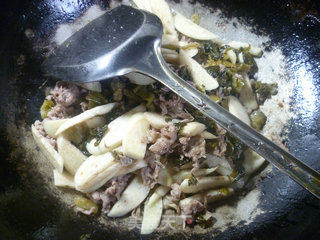 Fried Beef Slices with Sauerkraut and White Rice recipe