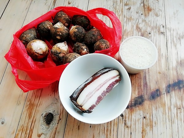 Braised Rice with Taro and Bacon recipe
