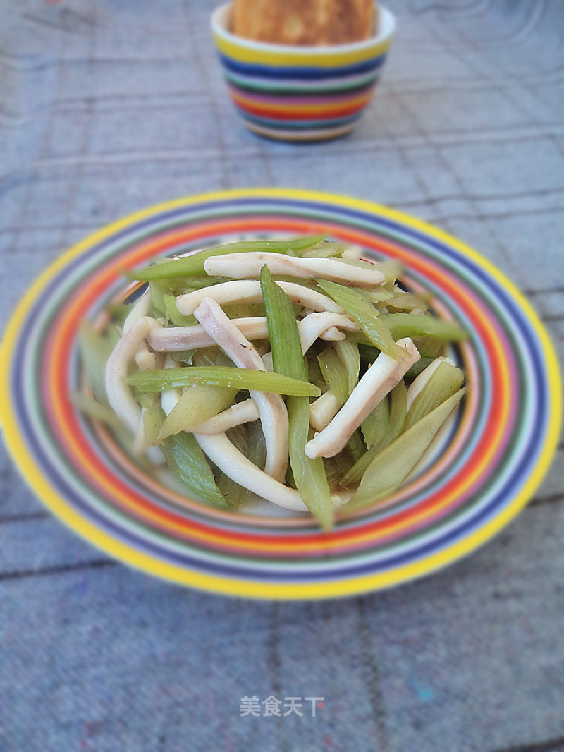 Fried Celery with Squid recipe