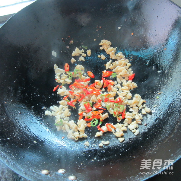 Peanuts, Minced Meat and Dried Radish recipe