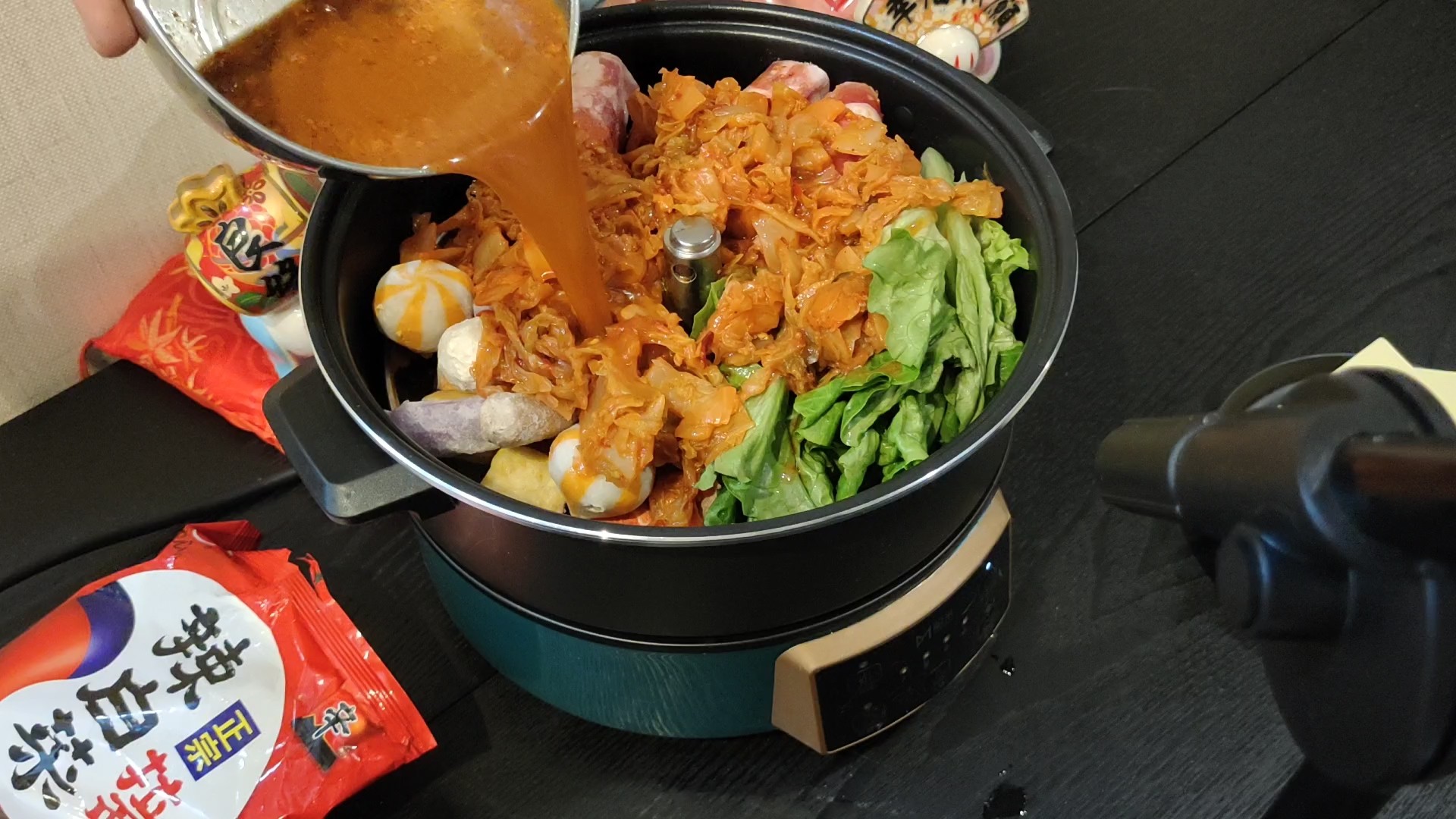 Korean-style Hot Pot Full of Cheese recipe