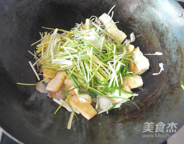 Stir-fried Tofu with Buckwheat recipe