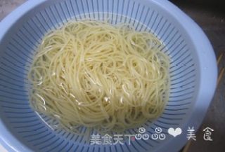 [nutritious Noodles for One Person] Spaghetti with Tomato and Chicken recipe