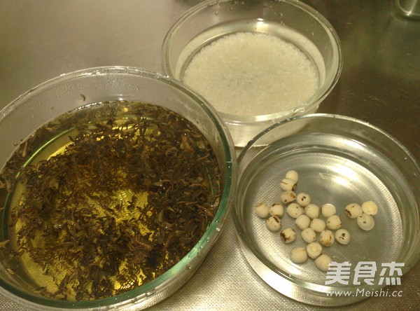 Lotus Leaf and Lotus Seed Porridge recipe