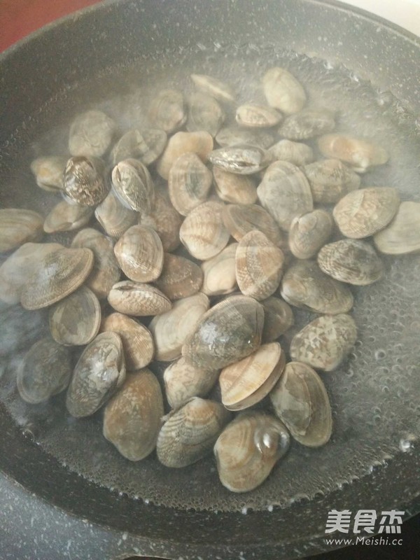 Stir-fried Clam with Sauce recipe