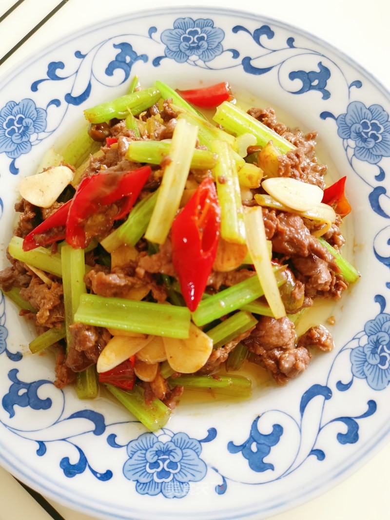 Stir-fried Beef with Celery recipe