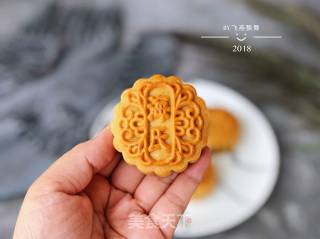 Cantonese Black Sesame Mooncake recipe