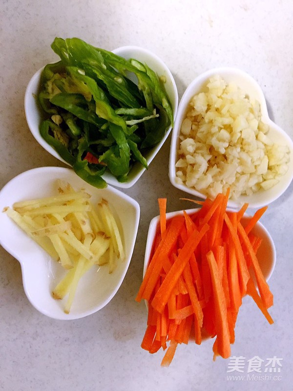 Spicy Cabbage Seafood Stir-fried Noodles recipe