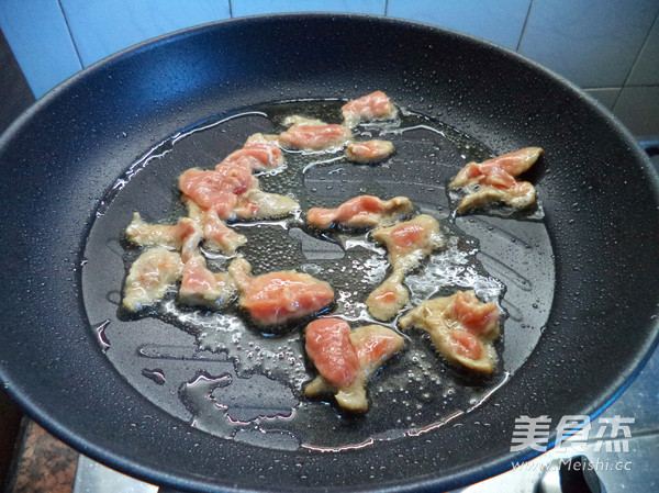 Stir-fried Noodles with Beef Cat's Ears recipe