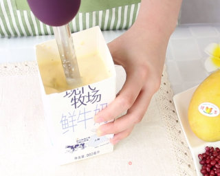 Summer Refreshing Drink-honey Bean Mango Smoothie recipe