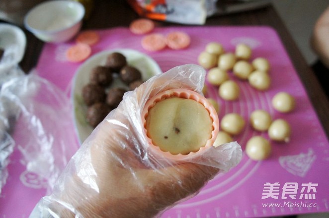 Suzi Stuffed Mooncakes recipe