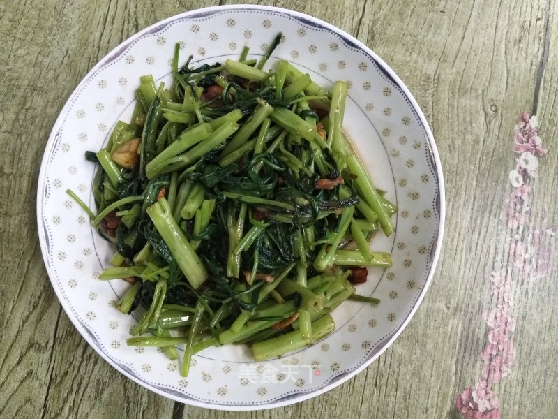 Stir-fried Fatty Pork with Water Spinach recipe
