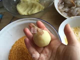 Shrimp Balls with Mashed Potatoes and Cheese recipe