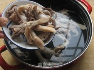 〖sauce-flavored Stewed Duck Tongue〗------summer Snack with Wine "duck Earn" recipe