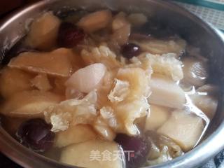 Apple Snow Fungus and Yam Soup recipe