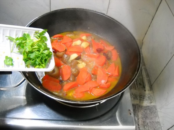 Stewed Pork Tail with Radish recipe