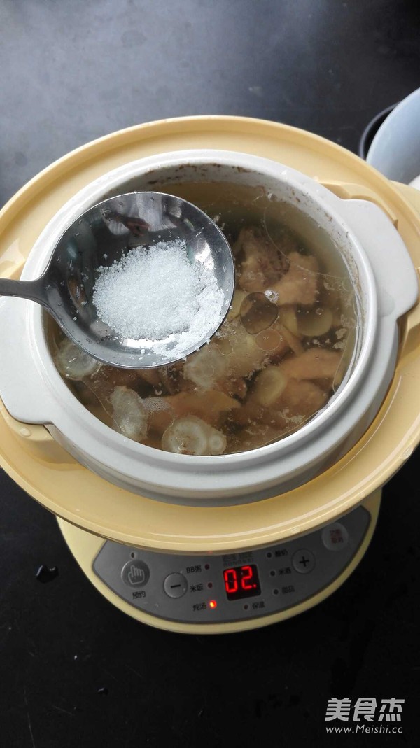 American Ginseng Stewed Pork Bone Soup recipe