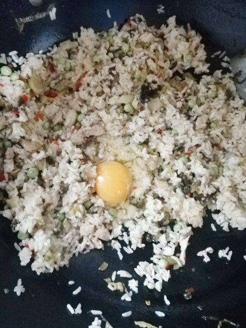 Delicious Fried Rice Mixed with Xo Sauce recipe