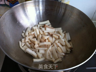 Stir-fried Leek Stem with Pleurotus Eryngii recipe