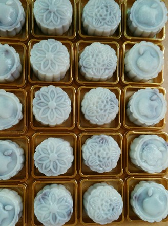 Snowy Mooncakes with Mung Bean Filling