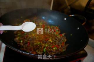 Stir-fried Chicken Gizzards with Garlic Stalks recipe