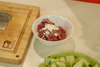 Loofah Stir-fried Pork Slices recipe