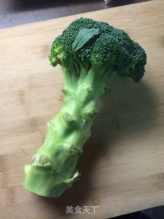 Broccoli Stalks with Golden Needles recipe