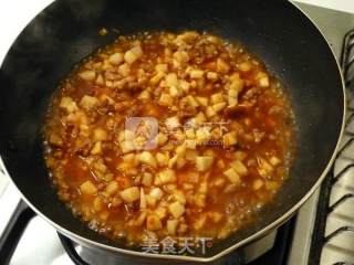 Stir-fried Okra with Fish-flavored Water Chestnuts recipe