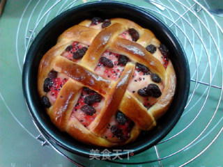 Layers of Bread with Jam and Raisins recipe