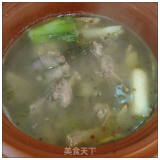 Sour and Refreshing Appetizer-----sour Radish and Old Duck Soup Hot Pot recipe