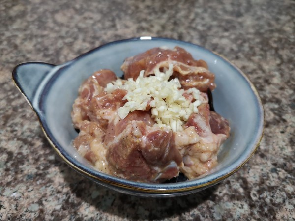 Steamed Pork Ribs with Fungus recipe