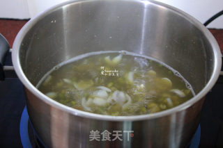 Lotus Seed Lily Mung Bean Congee recipe