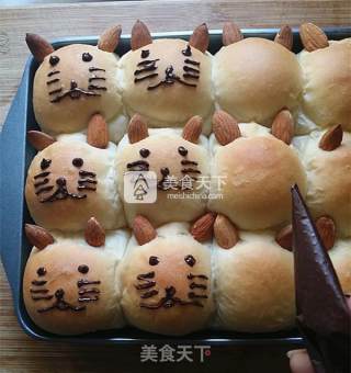 #aca烤明星大赛# Meow Star People Squeeze Bread (soy Milk Version) recipe